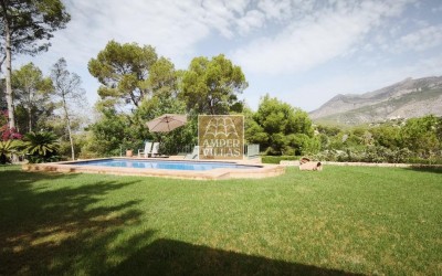 Espectacular casa-finca a pocos minutos a pie del centro de Altea la Vella